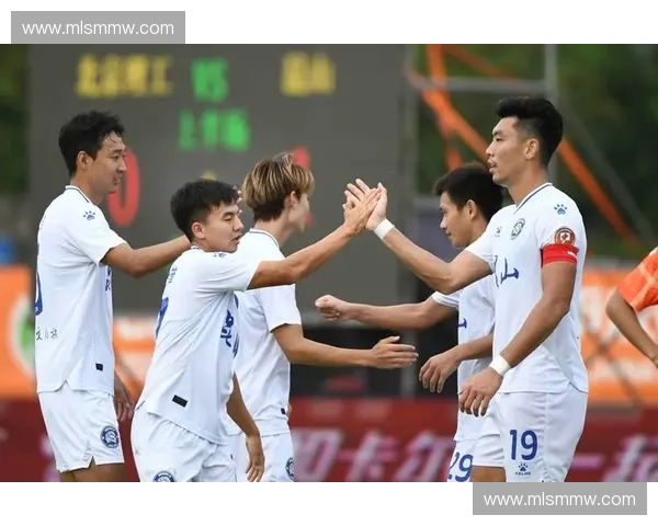 围绕中甲足球联赛积分榜深入解析赛季竞争格局变化趋势与亮点全景呈现